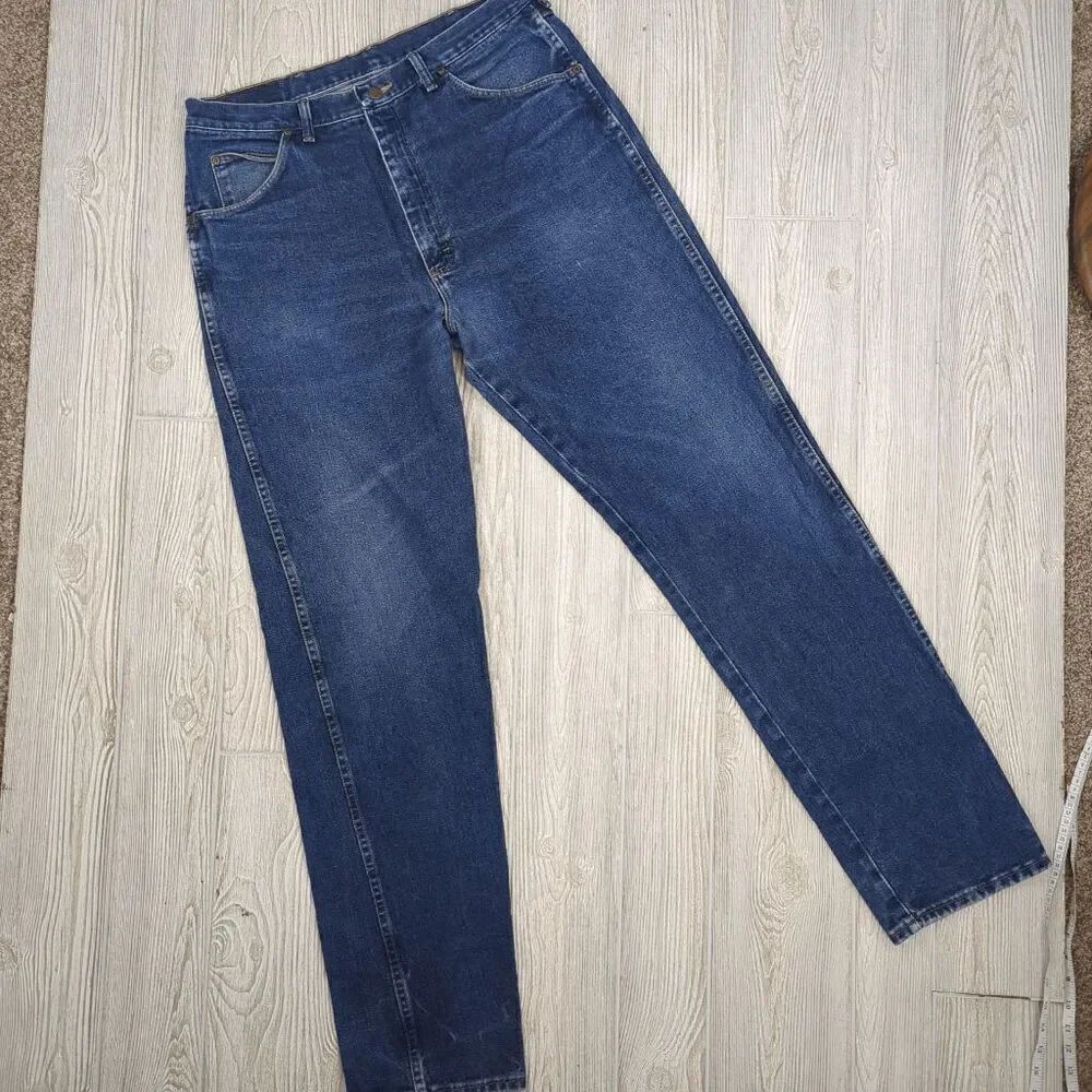 Vintage Wrangler Ruggedwear Men's Size 34x36 Blue Classic Straight Leg Jeans